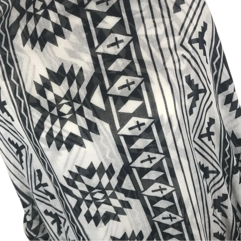 Charlotte Russe Black & White Infinity Scarf